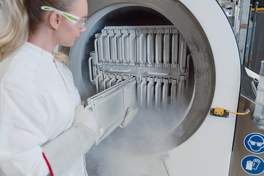 Controlling cryogenic freezing with liquid nitrogen