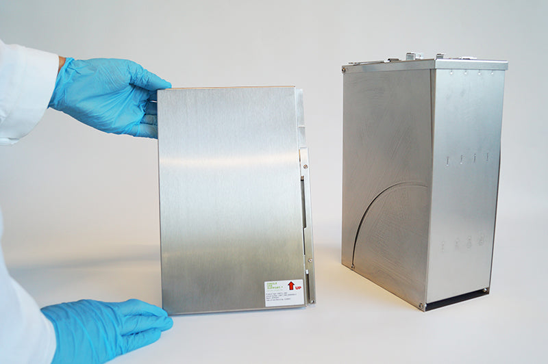 Image of a RoSS.KSET and RoSS.KSET rack to protect small scale single use bags during transport or storage.