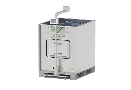 RoSS.LIQU cold chain container for biopharmaceuticals in 3D bags during transport on transparent background.