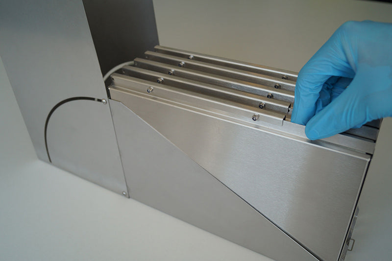 Protective RoSS.KSET rack for safe shipment of small-scale single-use bags.
