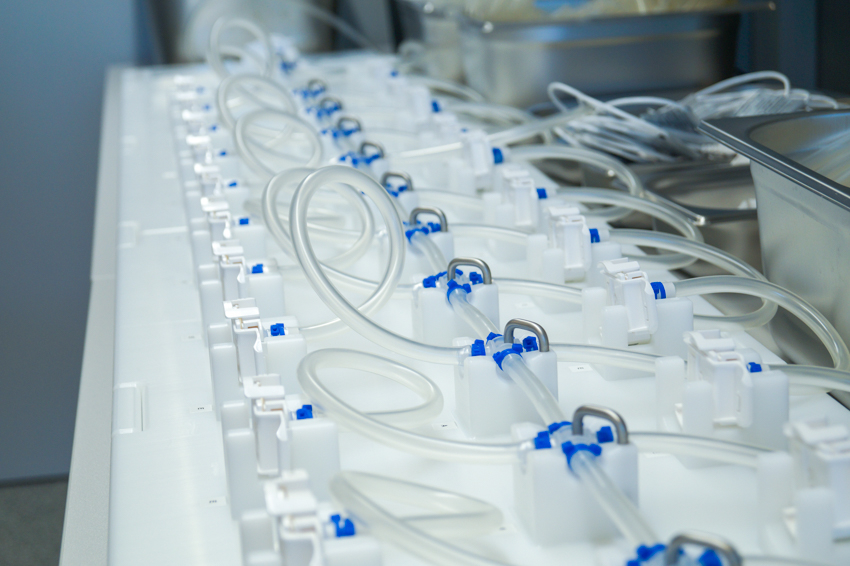 Single-use assemblies manifold