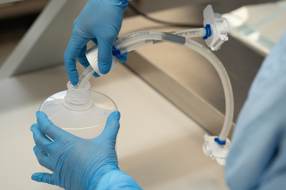 Single-use assembly tubing for bottles Single-use assembly tubing for bottles